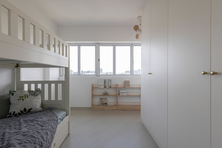 "HDB Design– WHITE MINIMALIST @ BUKIT BATOK - 2"